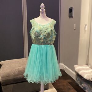 Women’s Prom Formal or Party Dress Size 16